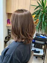 ウイ バイ ファースト 北四番丁店(u'i by first)&nbsp;柔らかさとツヤ感が魅力の大人ミディアムスタイル