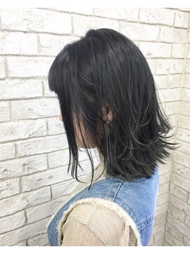 プライズ アイリス 池袋東口店(prize Iris) プラチナグレー/グレージュミディ【池袋・池袋東口店】