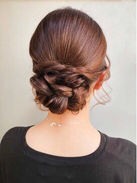 ヘアーメイクサロン リュクス(Hair make salon LUXE) タイトめアップ
