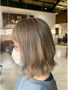 サロン クラッチ クリエイティブ コンセプト(salon CLUTCH creative concept) grey beige