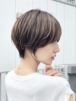 横顔美人ショート