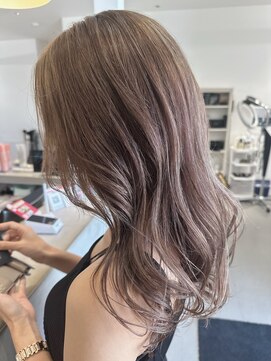 ゴットラトゥール(GOTTO LATOUR) ハイライトたっぷりのミルクティーベージュカラー