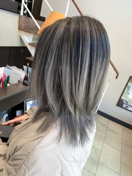 ヴァンカウンシル Kuwana(VAN COUNCIL) バレイヤージュ　グレージュ