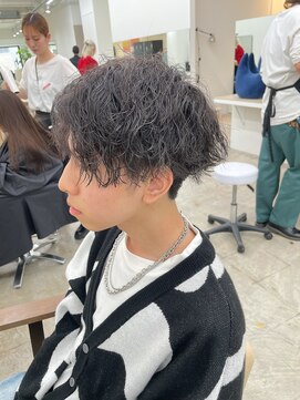 ニュート(Neut ) ツイストスパイラル/メンズパーマ/ツーブロックマッシュスタイル