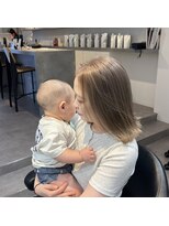 エメヘアー(Eme hair)&nbsp;ホワイトベージュ　ハイトーン