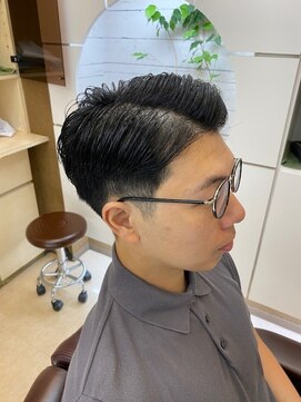 オオノ イキ堂島店(ONO) 右７：３×テーパーフェード