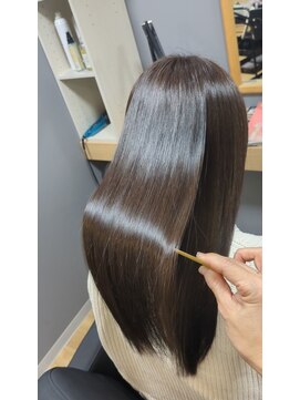 スリーク バイ ロイ 円町本店(sleek by roy) ツヤツヤ髪質改善トリートメントカラー