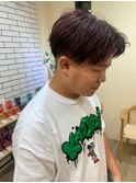 センターパートパープルカラー刈り上げツーブロックマッシュ韓流