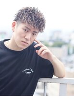 コンフィデンス 新宿3rd(confidence)&nbsp;強めパーマ刈り上げ高めツーブロックハードパーマビジネススーツ