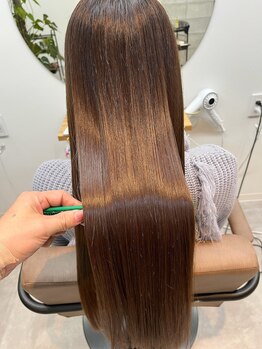 ファクト(FACT SPA)の写真/触れるたび、驚き。今までにない指通りへ。メテオストレート/髪質改善ストレート/縮毛矯正