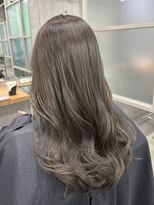 ロア(Roa.)&nbsp;【新定番テラカラーで作る透明感グレージュ】