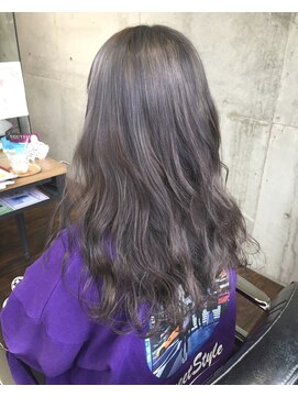 ガルボ ヘアー(garbo hair) ≪ダメージレスブリーチ♪≫ハイトーングレージュカラーのご紹介