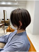 ボブカーキグレージュマッシュショート大人かわいい