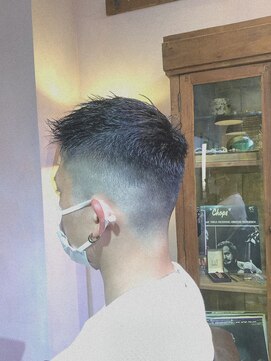 美容室 フィックス ニュアンスフェードカット