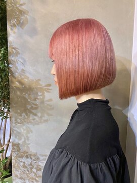 シセイ 青山(SHISEI) ピンクカラー/ぱつっとボブ/ピンクベージュ