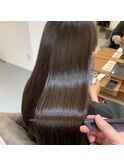 美髪ストレート×ロング×グレーアッシュ×イヤリングカラー