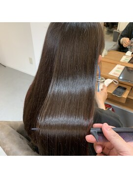 アンクル(ancre) 美髪ストレート×ロング×グレーアッシュ×イヤリングカラー