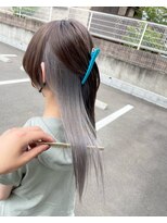 ルッカヘアガーデン バイ ラッシュゴールド(RUCCA HAIR GARDEN by LUSH GOLD)&nbsp;インナーカラー×ホワイトシルバー