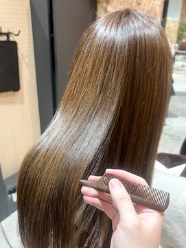 ヘアアンドライフ エジェリデイズ(hair&life egerie days) 艶髪ウルトワトリートメント・ミルクティーブラウン