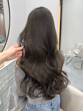 リル(lilu) ワンホンヘア×オリーブグレージュ
