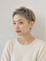 エヌア(ENURE) スッキリ感と女性らしさを両立したベリーショート