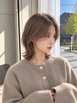 ケーオーエスビューティー(K O S beauty)&nbsp;ミディアムレイヤー×ベージュカラー