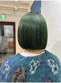 人気ボブカット×グリーンカラーブリーチ美髪卵型池袋