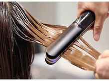 髪のコンプレックスを改善する為に、経験豊富な知識を持つスタイリストが最善な商材をご提案させて頂きます
