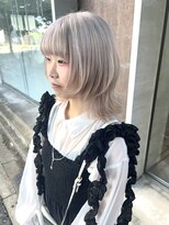 クプラ(Qpula)&nbsp;【qpula 城慎太郎】ホワイトブリーチ＋ミディアムウルフカット