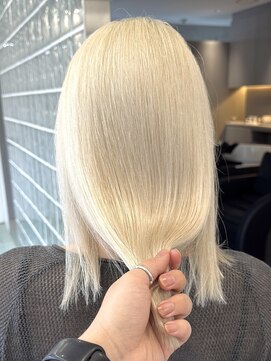 サンクプロジェクト(cinq PROJECT) ハイトーン切りっぱなしショートボブホワイトブロンドベージュ