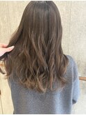 オリーブベージュ