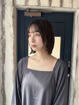 ニーゼロゼロナナ(2007) 【ふんわり軽い】レイヤーボブ×小顔シルエット