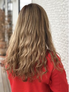 ラティオ(rAtioism) ハイトーンミルクティベージュ