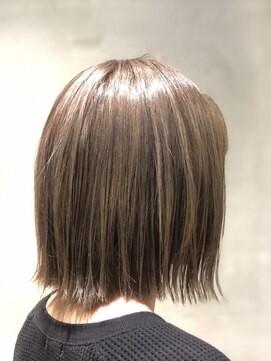 グランツ(GLANZ) 外はね切りっぱなしボブ[グレージュカラー]◎30代