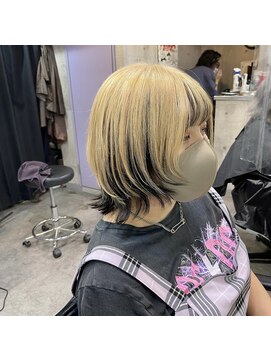 インク 渋谷(INK.) ウルフカット×ベージュ逆インナーカラー