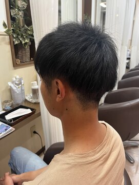 コアフィールフィス(COIFFURE fils) 《見附　今町》メンズ　束感刈り上げショート