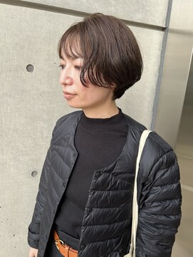 バディヘア ルーツ(BUDDY HAIR ROOTS) くせ毛を活かしたショートスタイル、シースルーバング