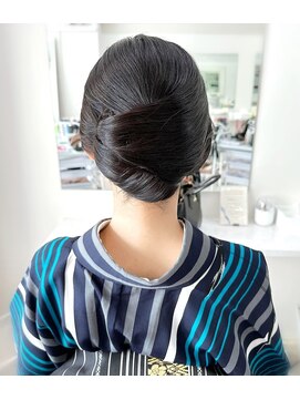 アメリ(AMELIE) タイトめシニヨン