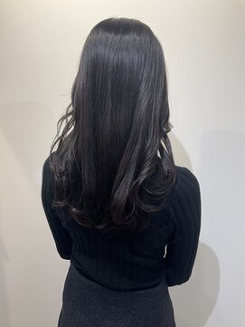 クク(coucou) 暗髪ウェーブ巻き×セミロング