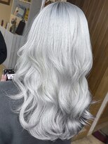 ブレイズヘアー(BLAZEhair)&nbsp;【黒染め修正】ホワイト×ブリーチ４回