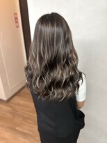 アムドット(Amu.)&nbsp;ハイライトカラーケアブリーチダブルカラーレイヤーカット本郷台