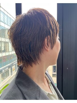 ビハインドザカーテン(BEHIND THE CURTAIN) ショートレイヤー×くせ毛を活かしたレイヤーショート