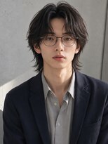 キュー(Cue_) ミディアムセンターパートウルフニュアンスパーマシャドウパーマ