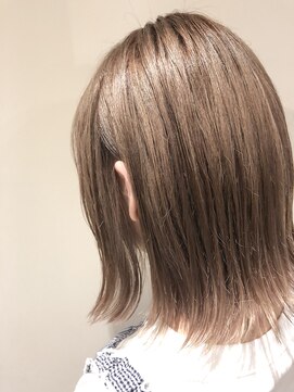 ロロネー(Lolonois) 【Lolonois野田】切りっぱなしハイトーンベージュ