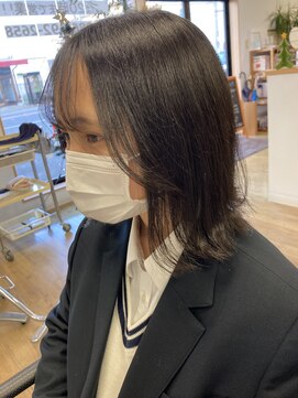 ナチュラル(Natural) 顔周りレイヤー×外ハネミディアム