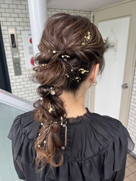 フェリーチェ(Felice) 編みポニー 編みおろし ポニーテール 金箔ヘア