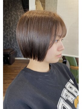 ヨル(Jor) 切りっぱなしアゴ上ボブ/軽め