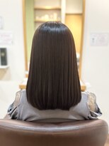 フリージア(freesia)&nbsp;ミディアム/艶髪/30代40代50代