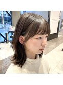 くびれミディアム×目元ぱっちり顔周りカット