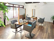 ブリリアンス(BRILLIANCE)の雰囲気(優しく日が差し込む)